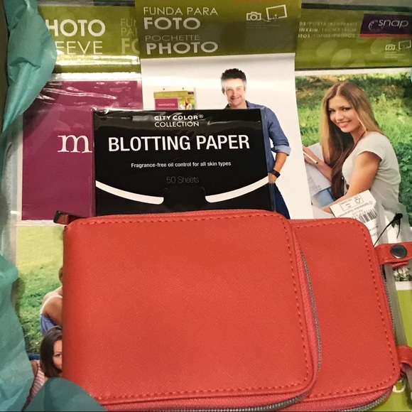 Large Flat Rate Box 26 New Items For the Ladies - Picture 10 of 16